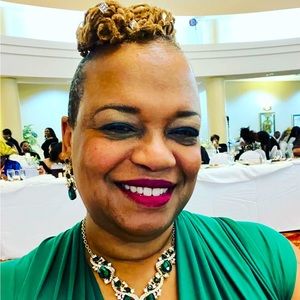 Meet your Posher, Apprille